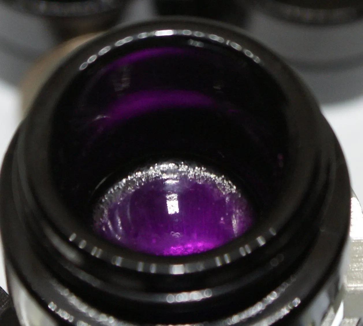 Divine Tribe UV glazen potje 5ml paarse dop luchtdicht