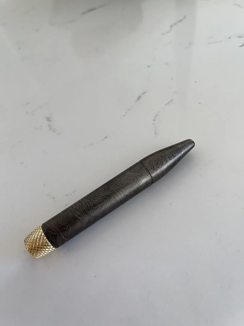 Vessel Helix one-hitter pijpje gunmetal