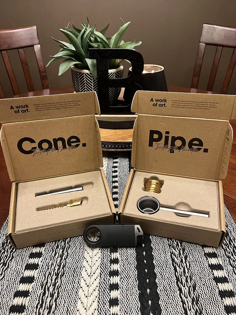 Vessel Pipe Gunmetal pijpje one-hitter messing