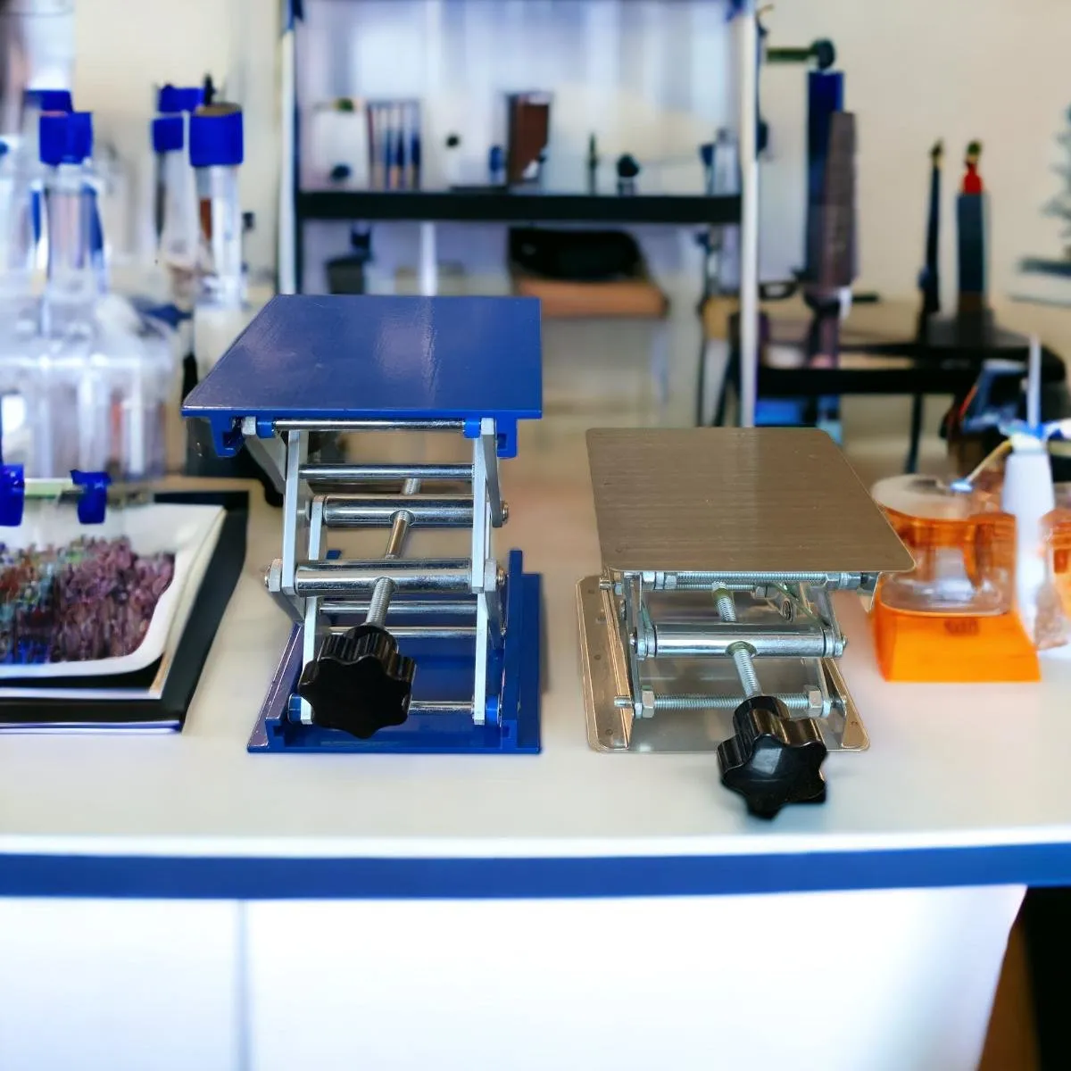 Divine Tribe Mini Lab Jack standaard blauw aluminium 10x10 cm