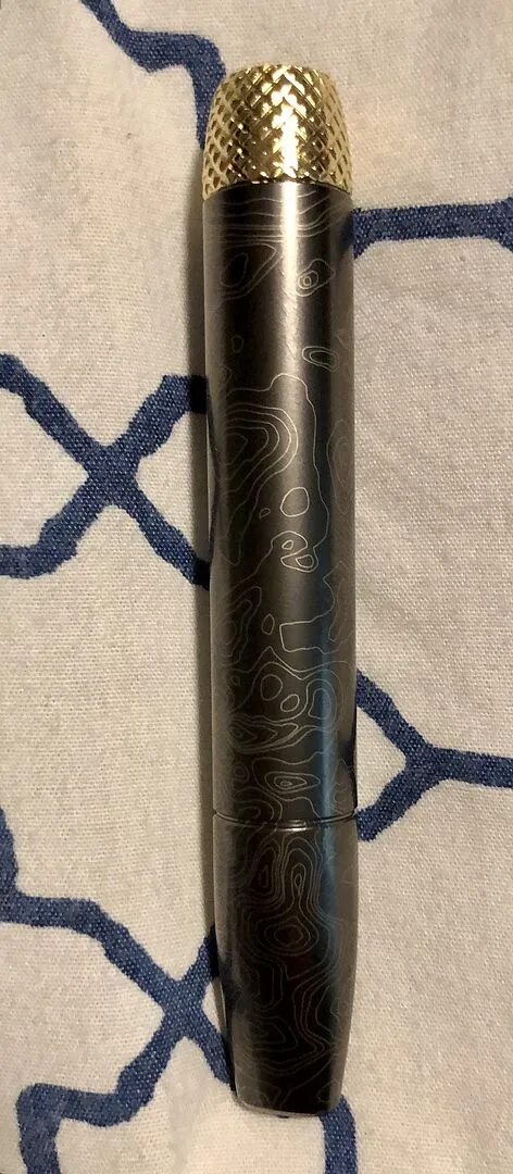 Vessel Helix one-hitter pijpje gunmetal